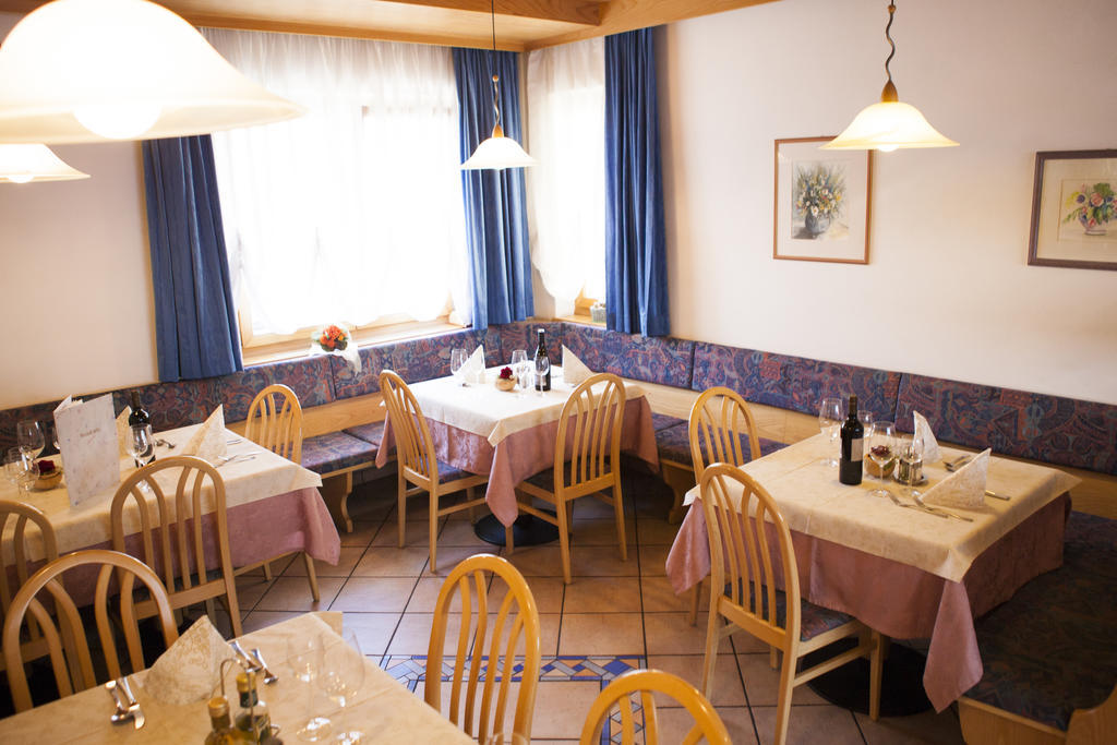 Gasthaus Abram Ora / Auer Exteriör bild
